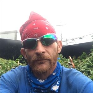 Meet your Posher, Tom